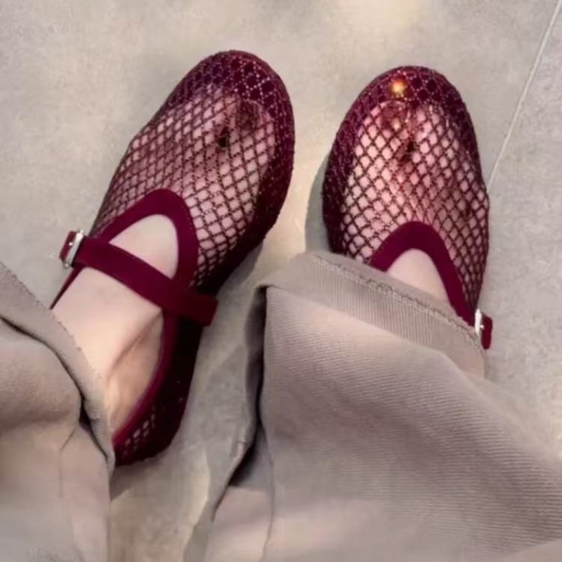 Women Fashion Trend 2026 - Sandálias Femininas Vazadas com Strass, Novidade